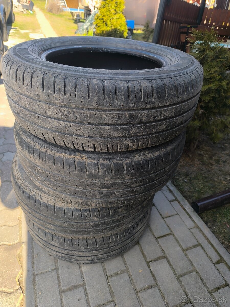 Nexen Roadian CT8 215/65 R16C