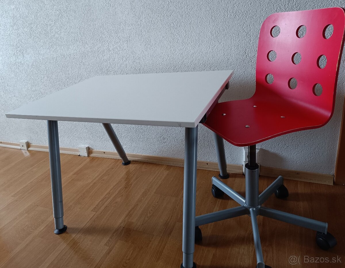 Nastaviteľný písací stôl a stolička ikea