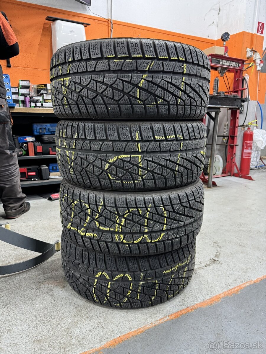 Predám zimné pneu Pirelli Winter 240 SottoZero 2 245/40 r19