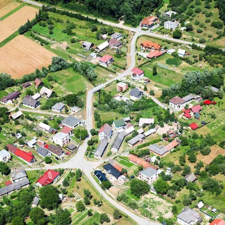 ZNÍŽENA CENA Stavebný pozemok 1100m2, Lažany Prešov