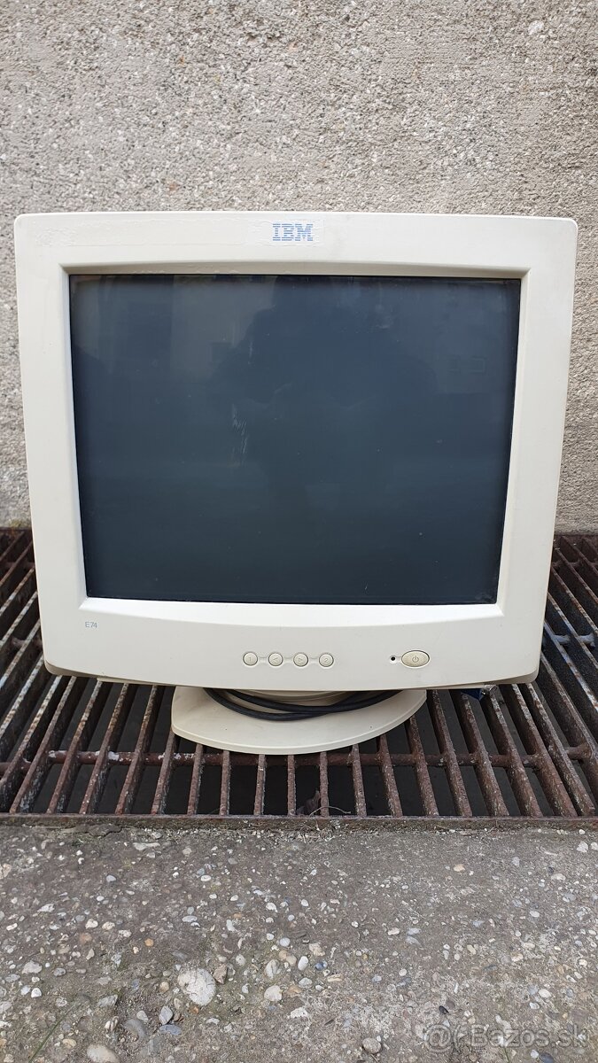 Retro 17" CRT monitor IBM E74