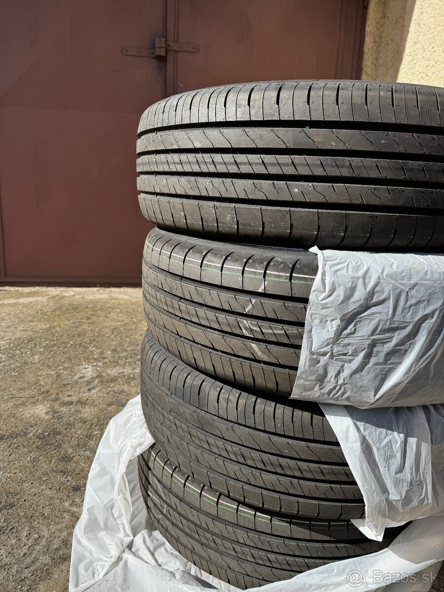 Nové Goodyear efficient grip 2 SUV, 215/60 R17, 100H, letné