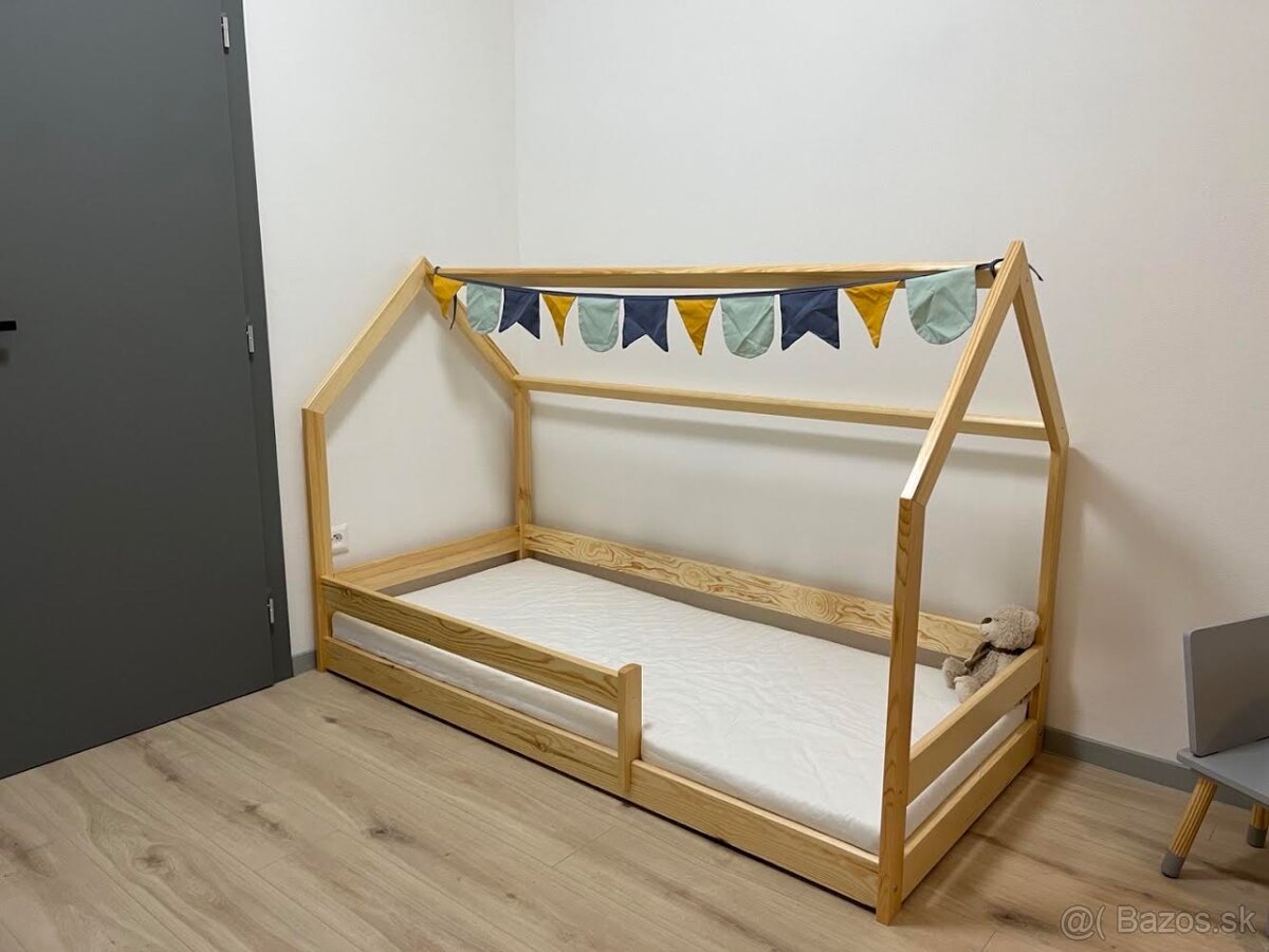 Domčekova posteľ 180x80 v prírodnom prevedení