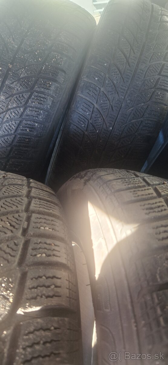 Zimne gumy 215/60 R16