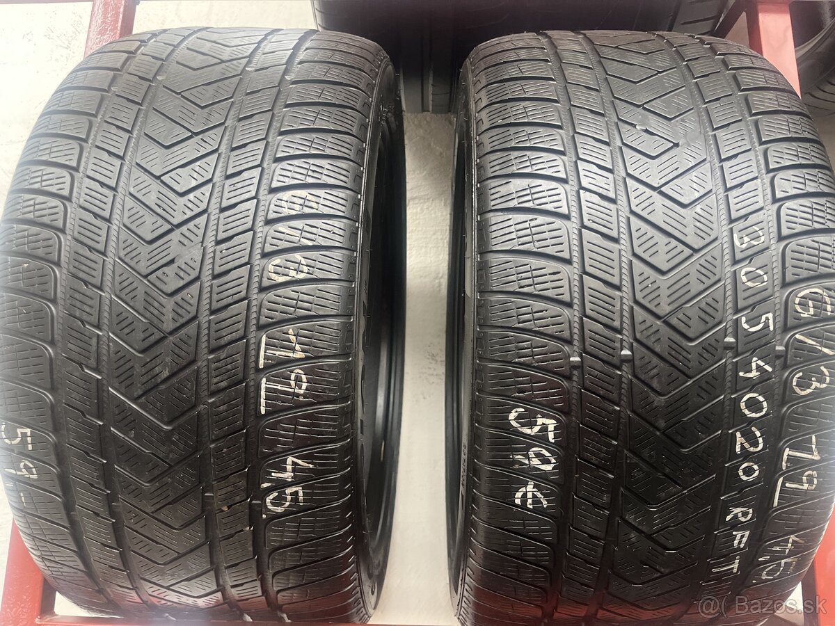 Zimne 305/40 r20