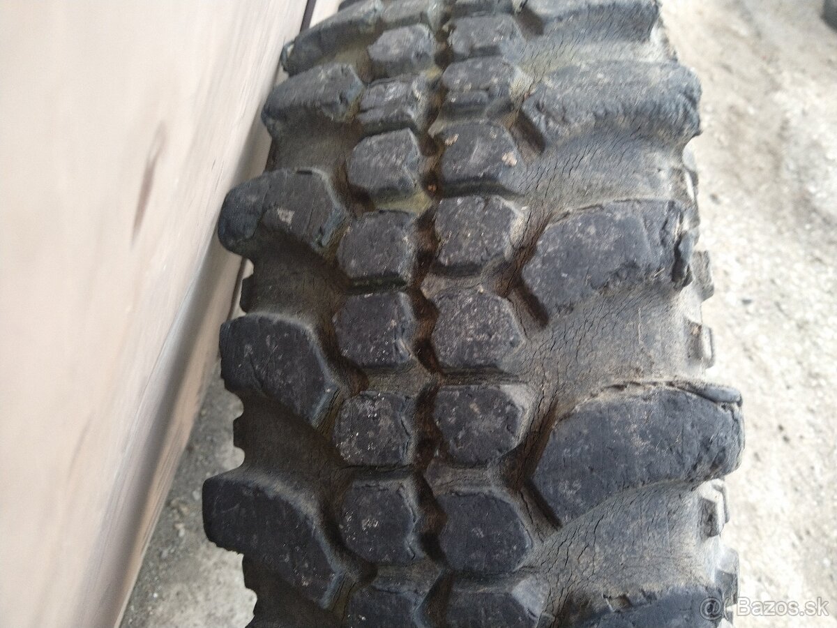 Predám pneu T3 265/70r16