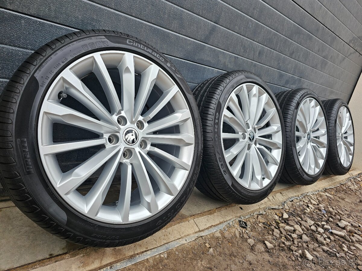 Letná Sada Škoda SUPERB TRINITY+PIRELLI 235/40 R19