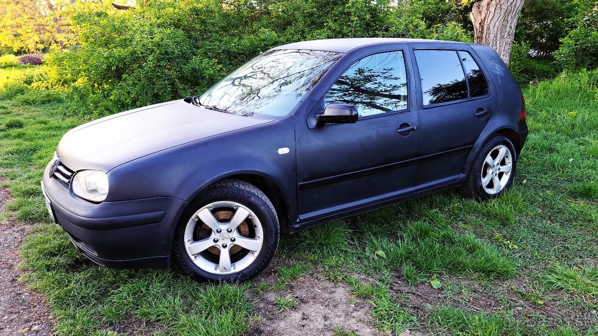 VOLKSWAGEN GOLF 4 1.9Tdi 66kw r.v.2002VOLKSWAGEN GOLF 4 1.9T