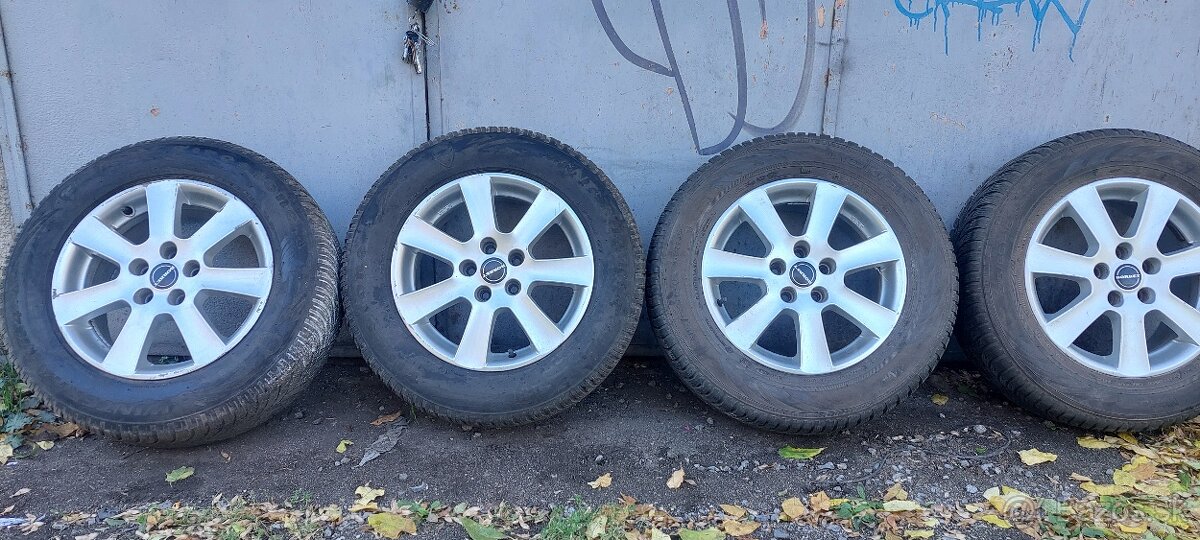 215/65 R16 zimné + AL Disky BORBET