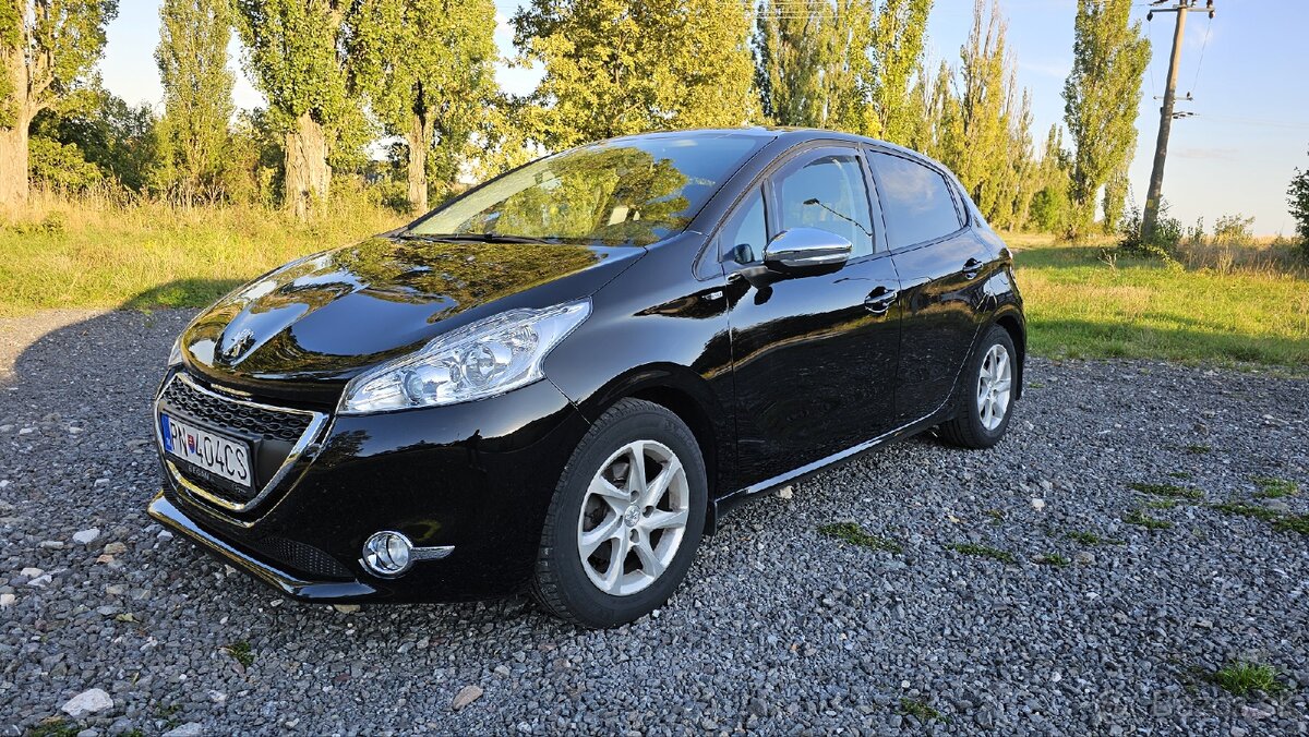 Peugeot 208 2014 1.2 Vti 60kw benzín