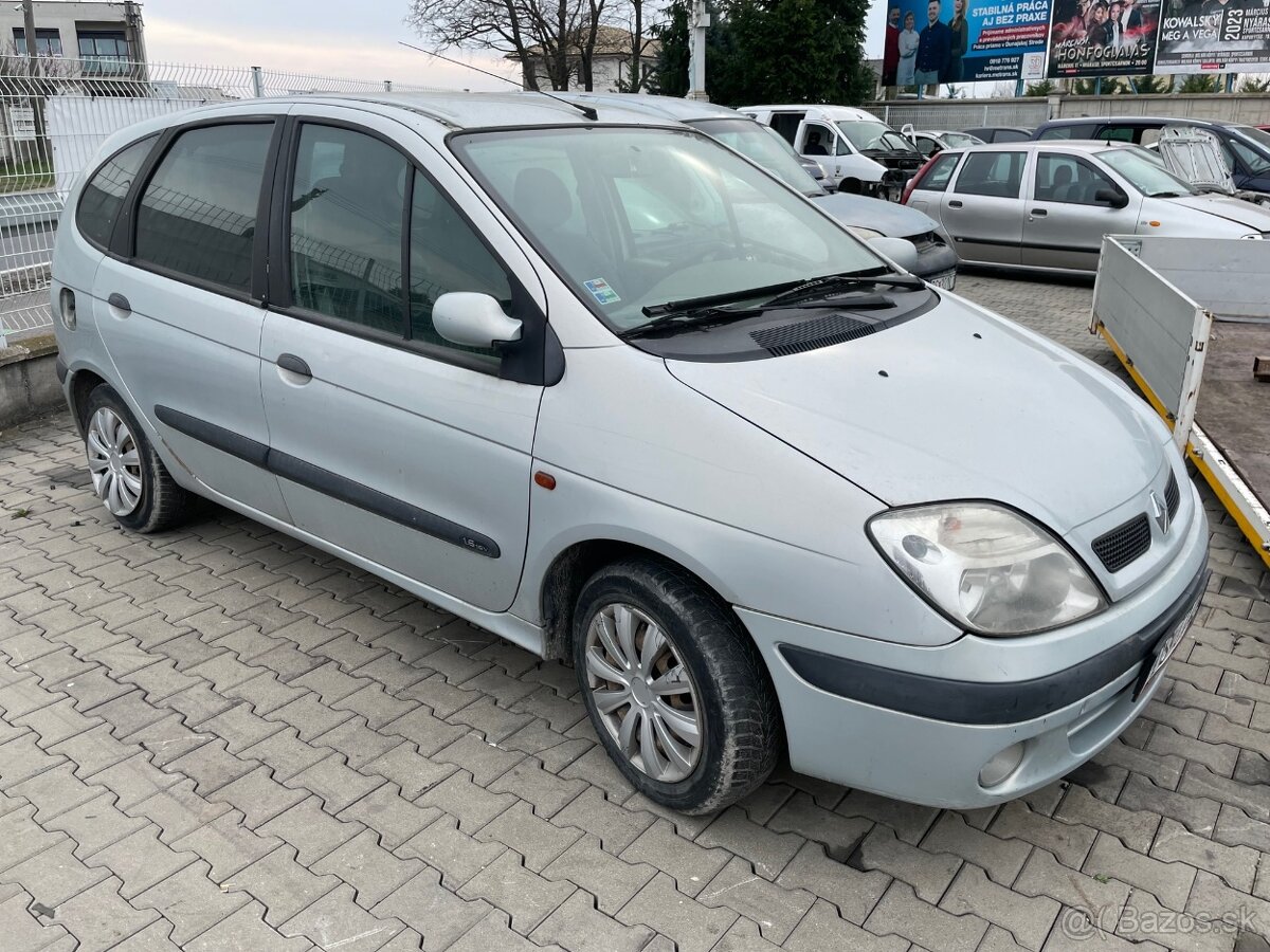 Lacno rozpredám Renault Megane Scenic 1996-1999 na náhradné