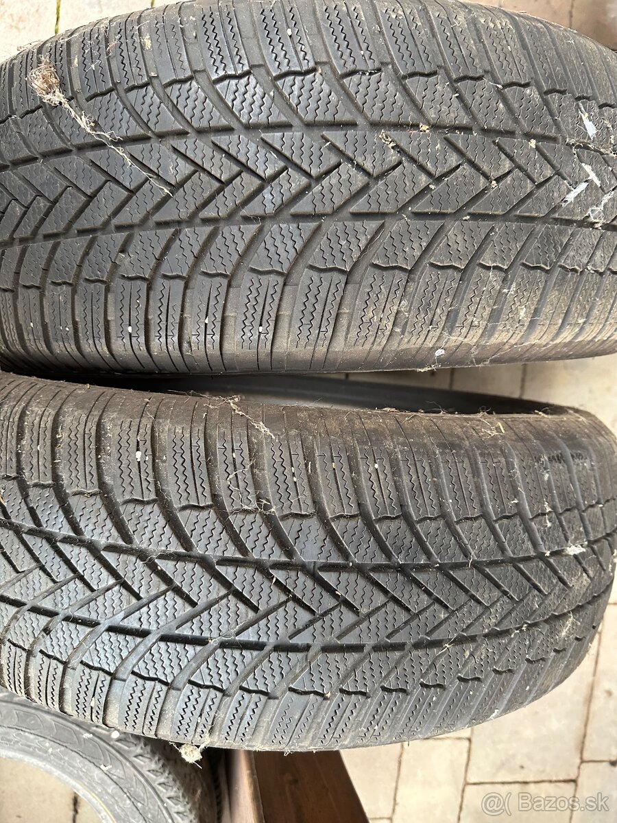 255/60 R18