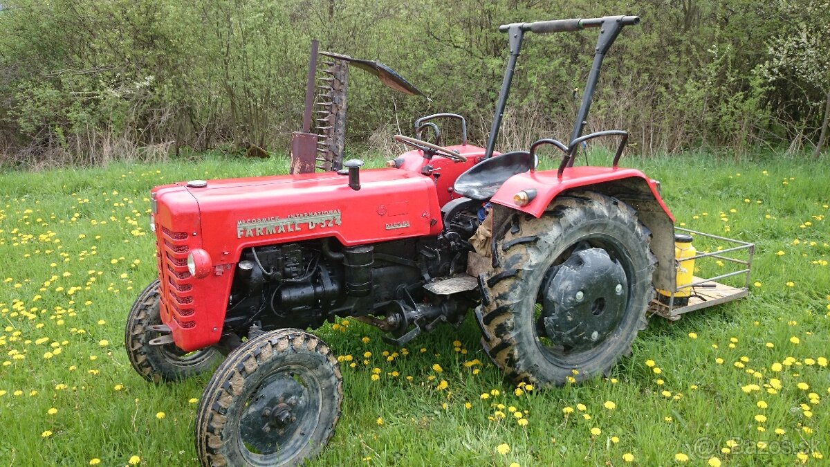 Mccormick International Farmall D324