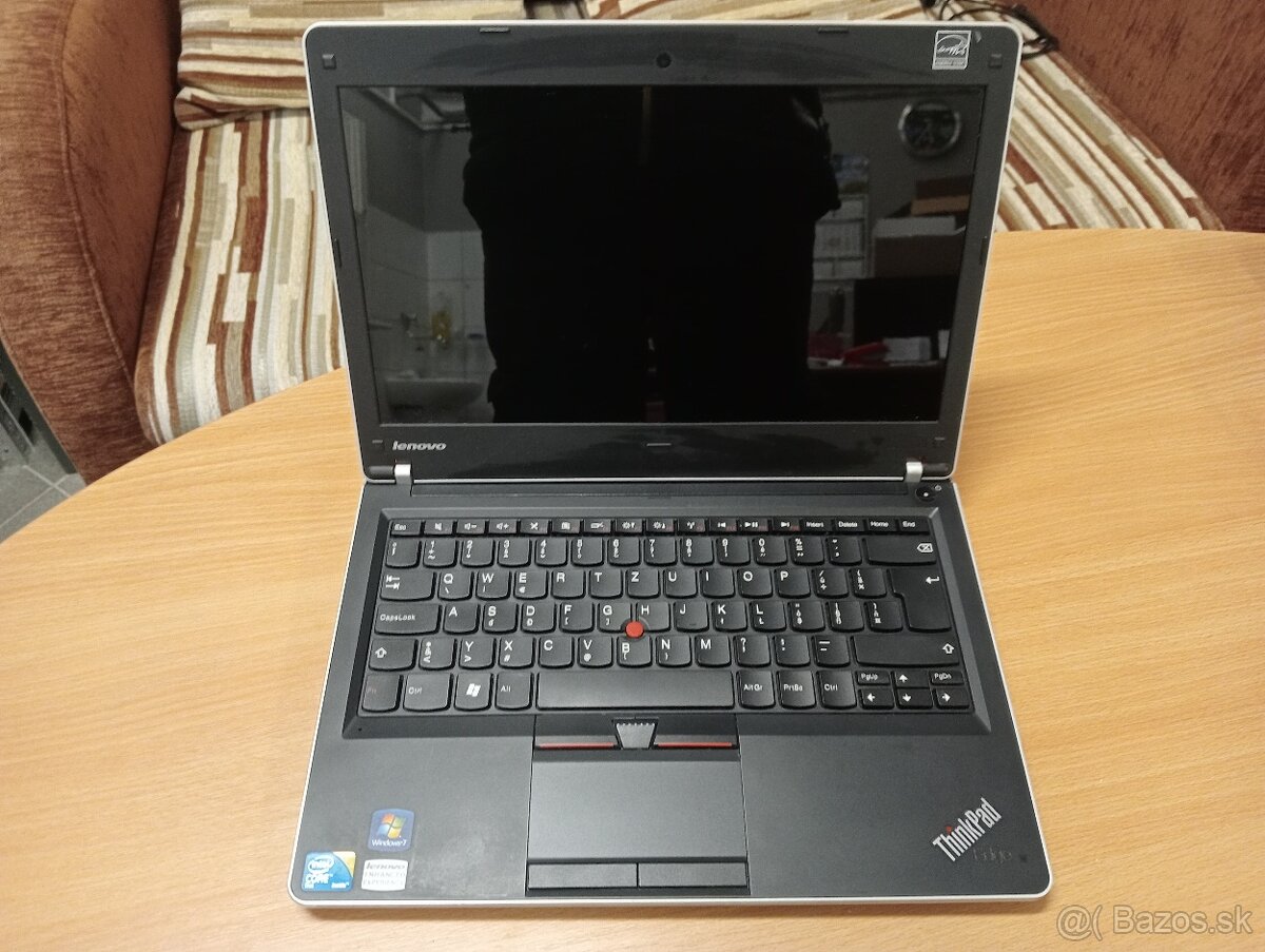 predám nefunkčný notebook Lenovo ThinkPad Edge 13 (0196)