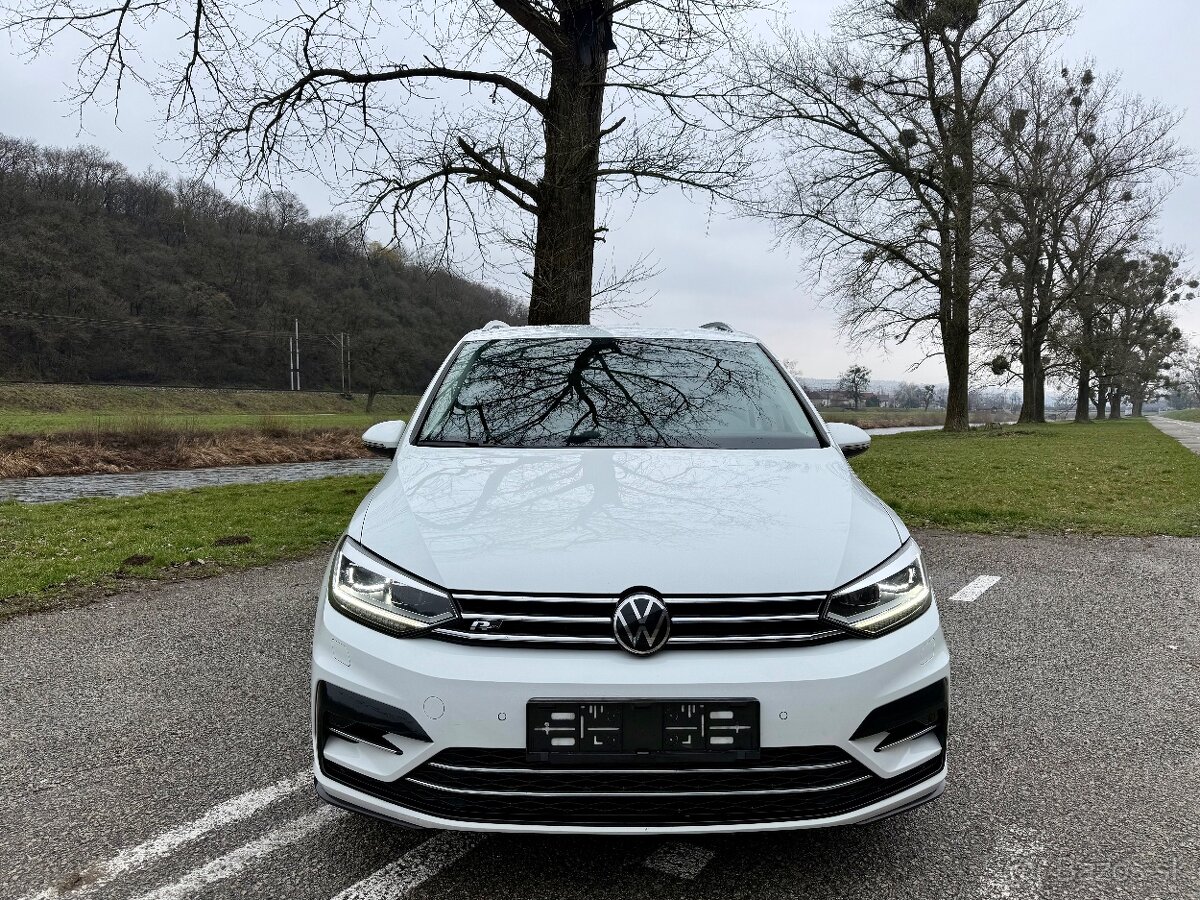 VOLKSWAGEN TOURAN 2.0TDI DSG R-LINE EXTRA BOHATÁ VÝBAVA