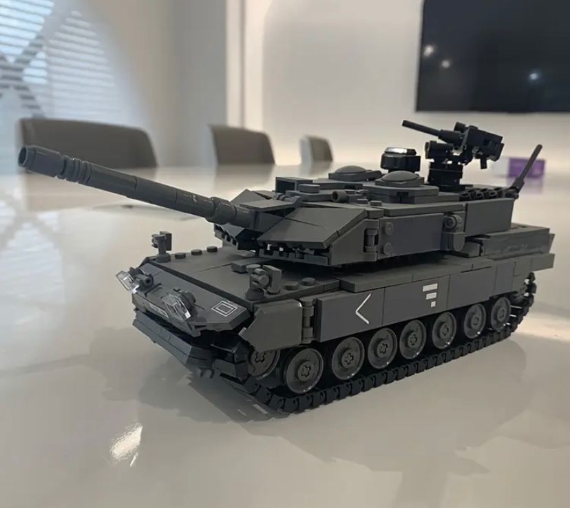 Lego tank