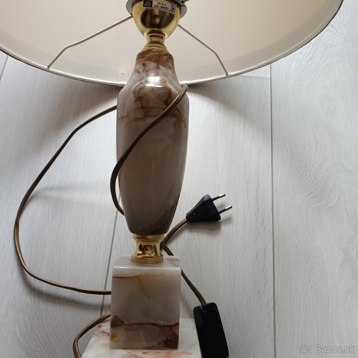 Retro stolová lampa