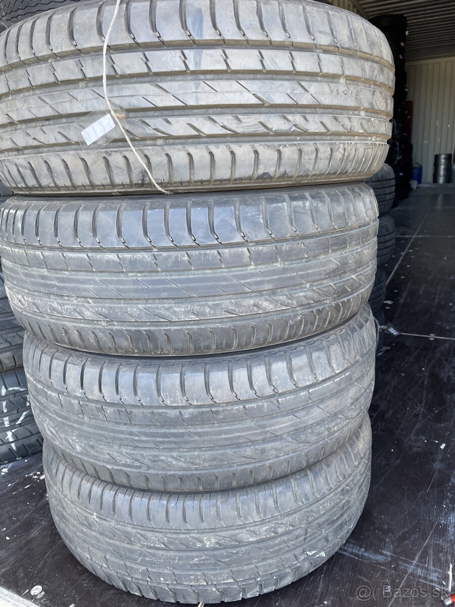 205/60 R16 92H nokian 125