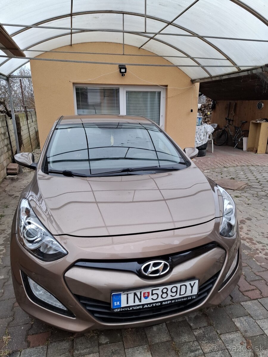 Hyundai i30 1.4i  benzín  11/2012