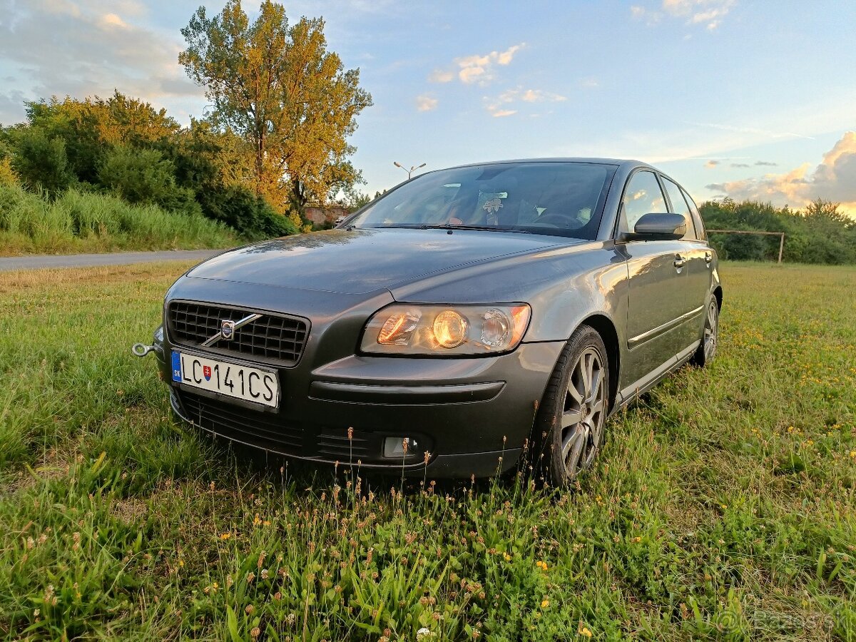 NEPOJAZDNÉ Volvo V50 2.0d Momentum