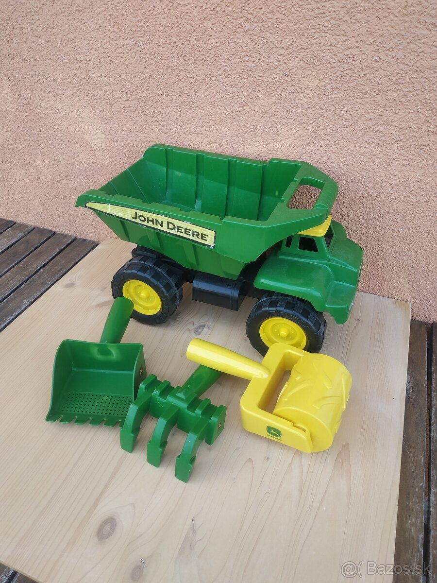 Veľké nákladné auto Jonn Deere