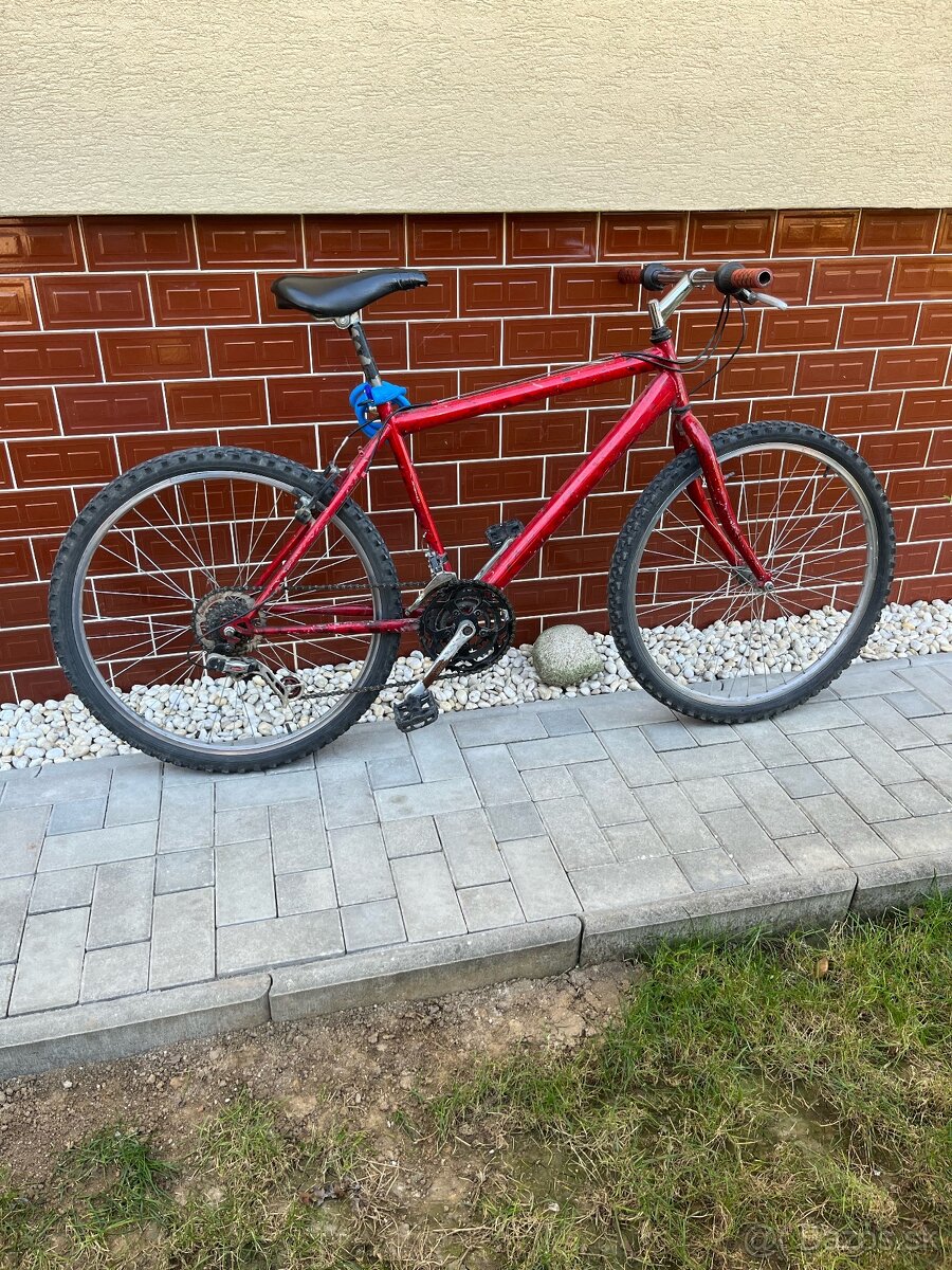 Starý chlapčenský bicykel