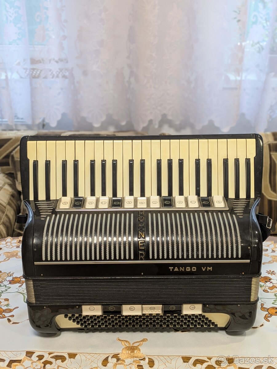 Hohner Tango VM - 120 basový, 4 hláskový