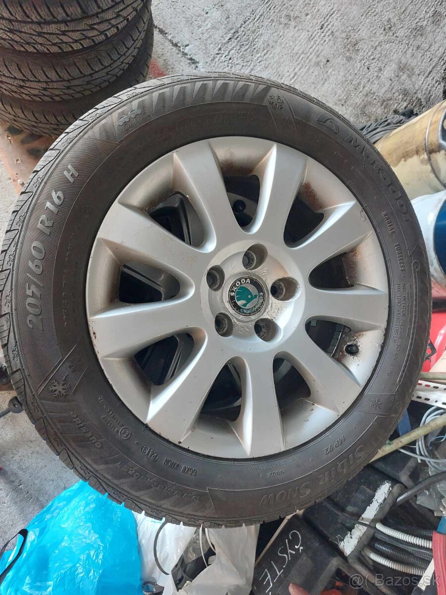 Predám originál Škoda kolesá R16 5x112 zimné pneu 205/60 R16