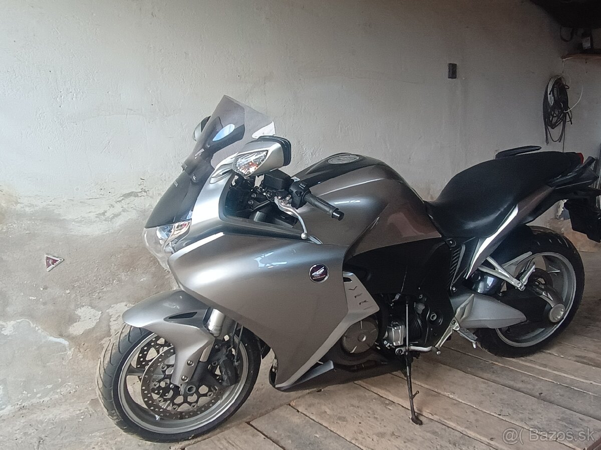 Honda vfr 1200