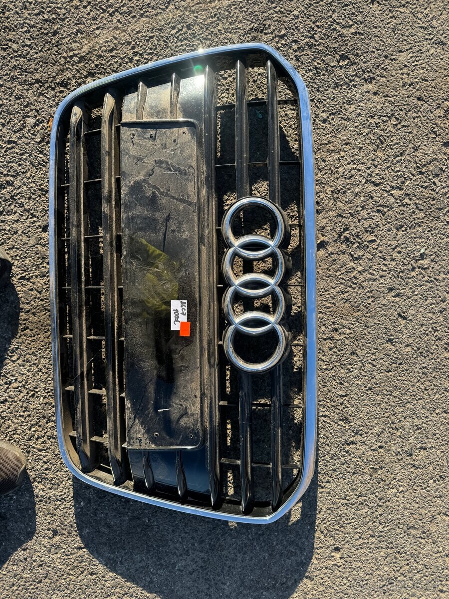 Audi a6 c7 maska