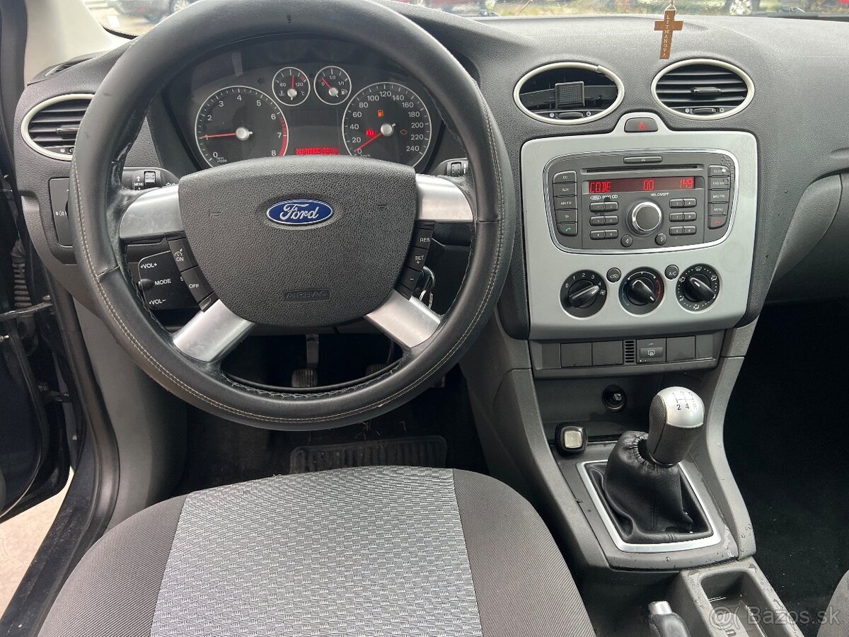 Ford Focus Combi 1.6i benzín, klimatizácia