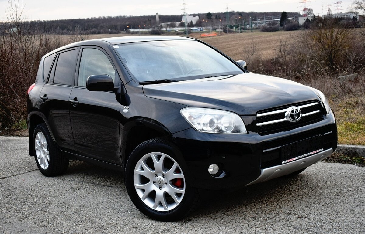 T0Y0TA RAV4 2.2D 4x4 Top stav