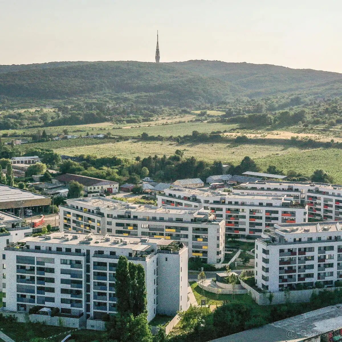 Garážove státie Malé Krasňany