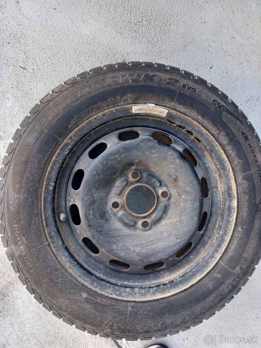 Predám plechové disky Ford,zimné  pneumatiky 176/65r14 Fires