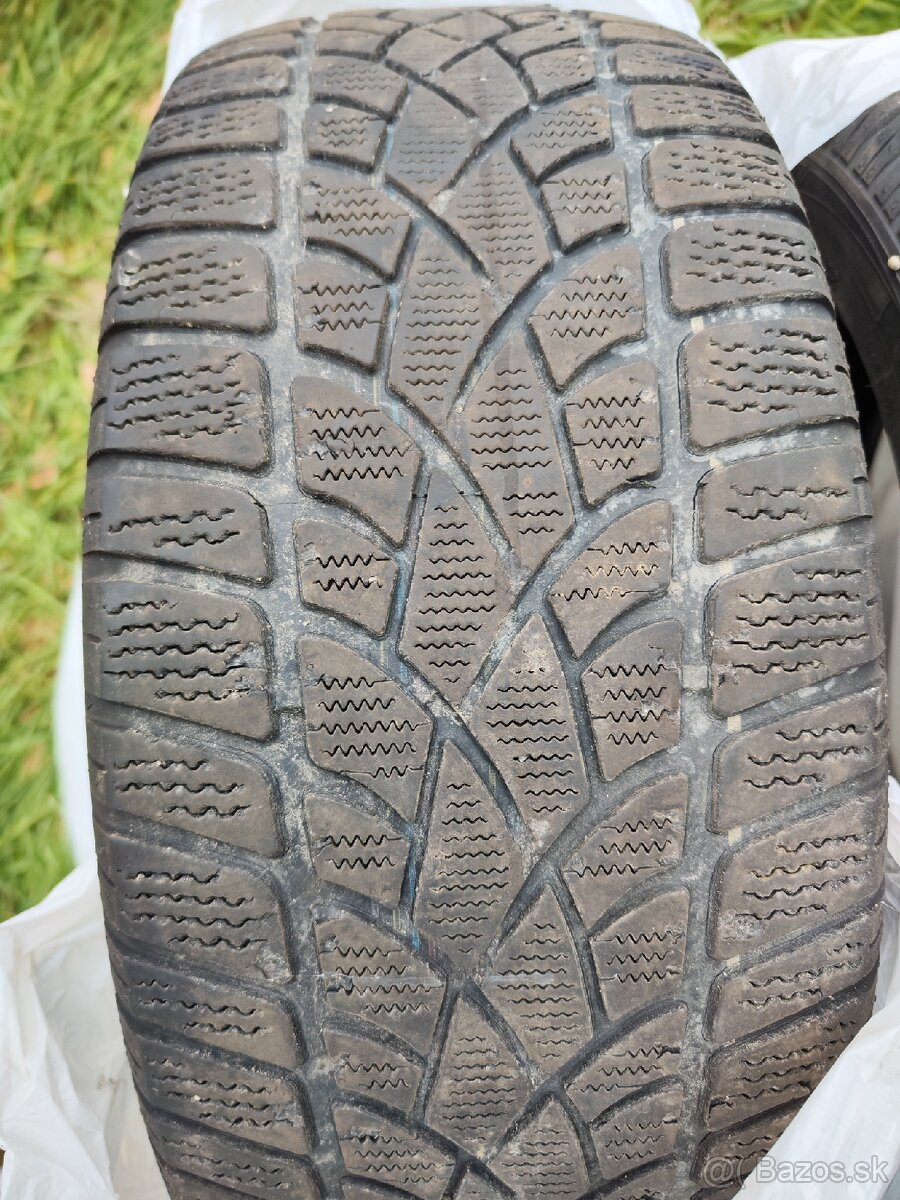 Predám 3 ks zimné pneumatiky Dunlop 245/45 R19
