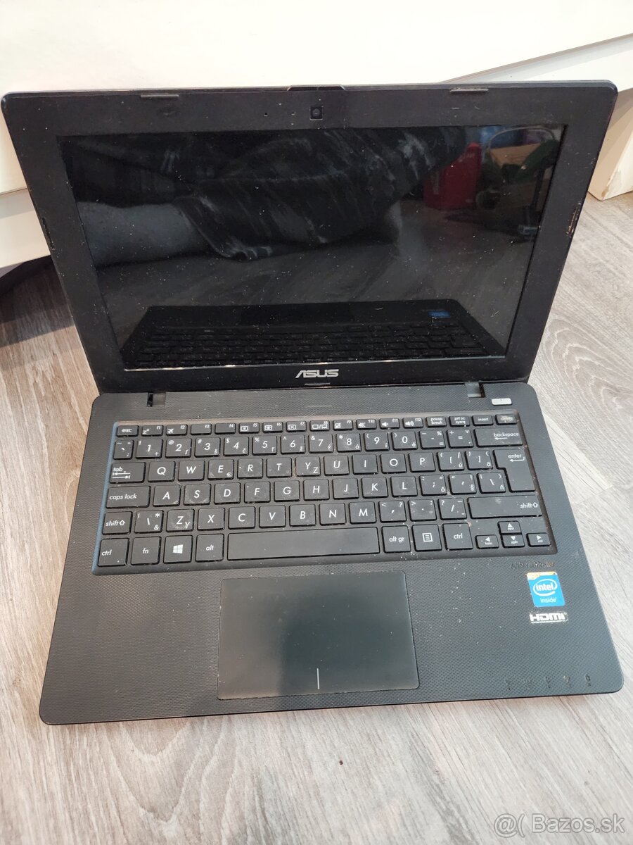 Rozpredam netbook Asus x200m