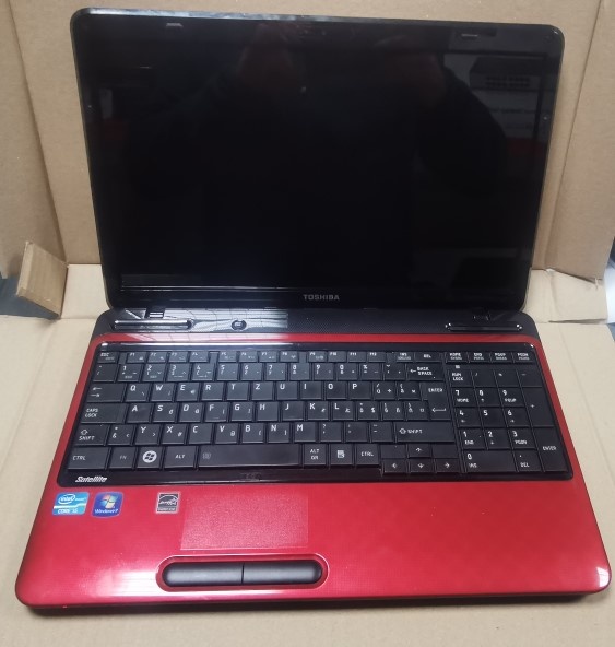 Toshiba Satellite L750 15.6″ i5/8GB/256 SSD / Nová batéria