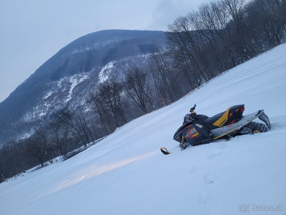 Snežný skúter  ski doo mxz600