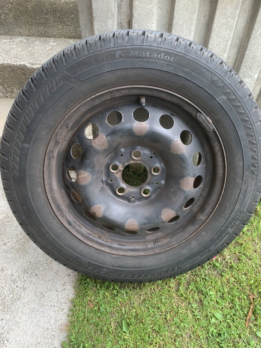 Predám 4ks jazdené zimné 205/65r16C