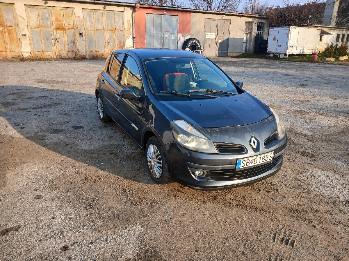 Renault clio 1.2 Benzín 74KW  Turbo