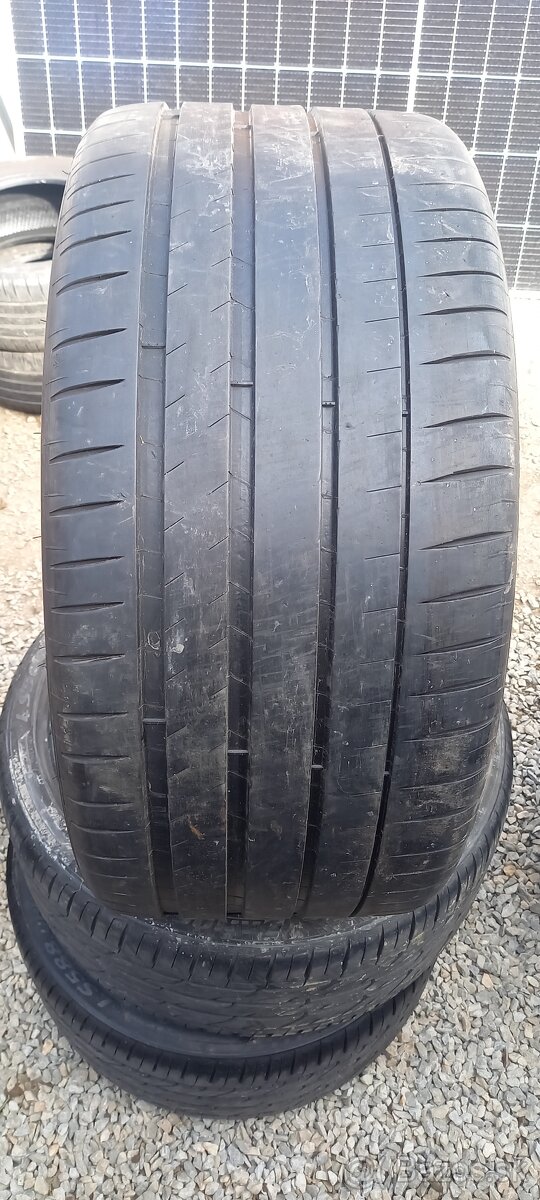 Predám letné pneu Michelin 325/35rz22