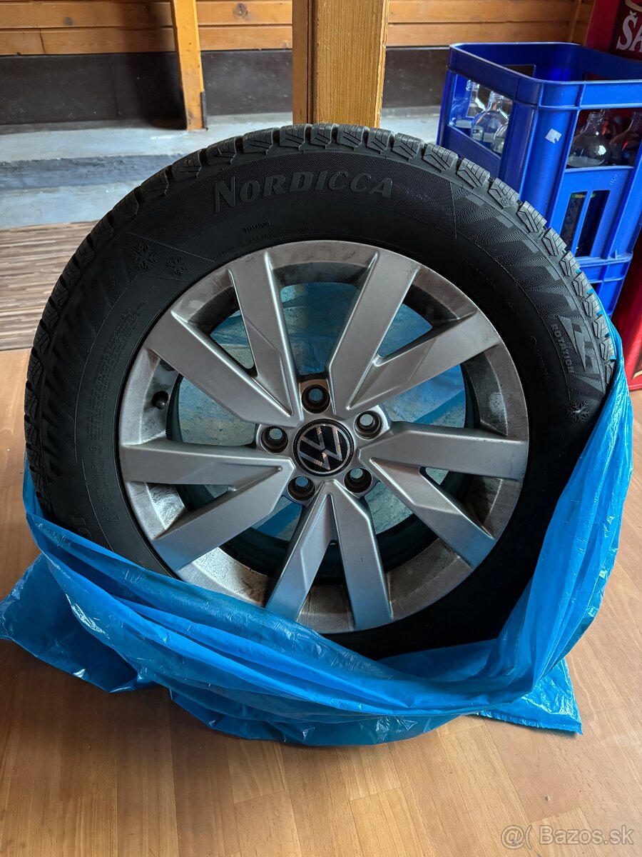 Alu disky plus nové Pneu 215/60 r16 zimné