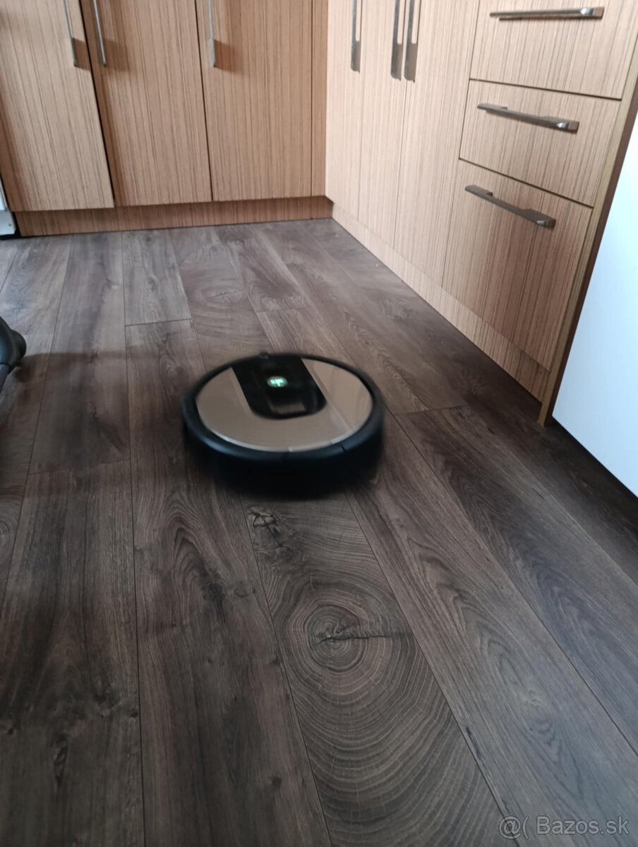 Robotický vysávač-Roomba