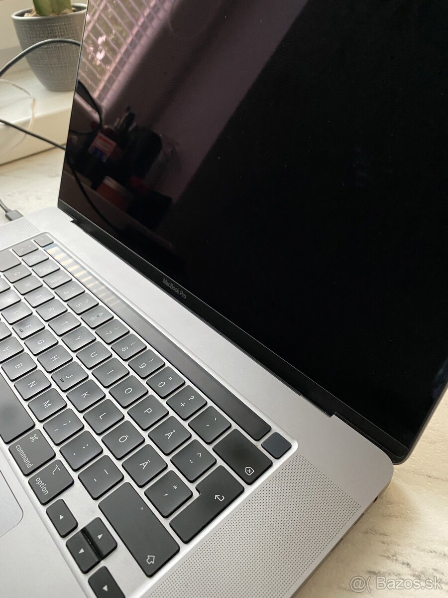 Apple Macbook Pro 16"/ i7 - 2,6GHz / 16GB / silver (2019)