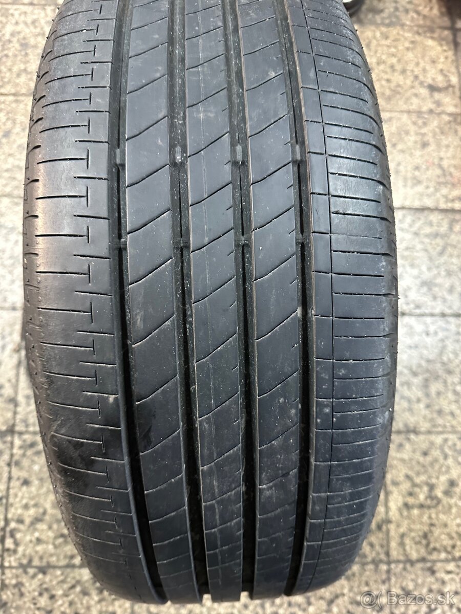 Predám 2 letné pneu Bridgestone Turanza T005A 215/45R18 89W