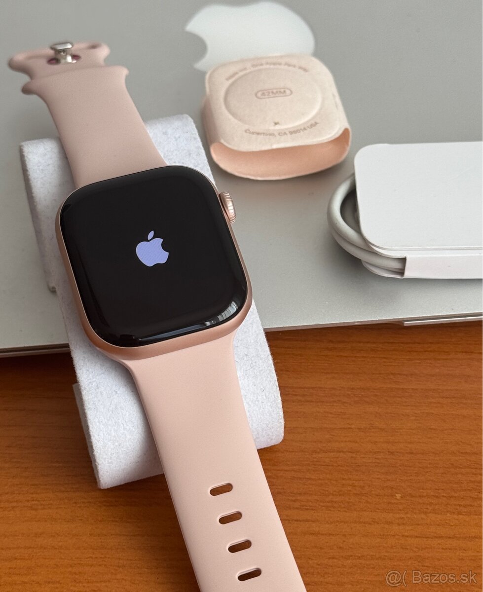 Apple Watch 10 42mm Rose Gold - nové, rok záruka