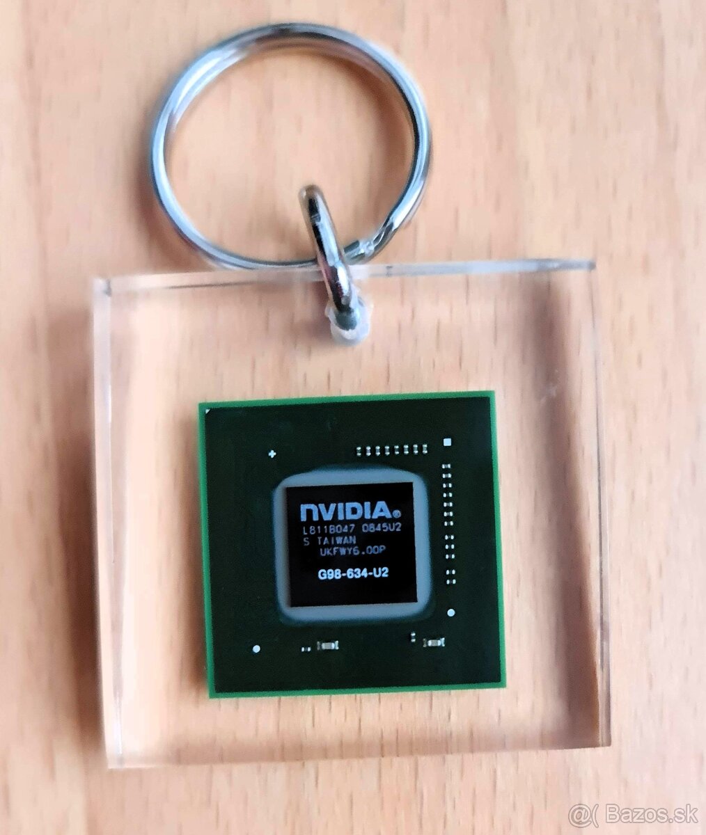 Kľúčenka nVidia / GPU čip TSMC G98 (rok 2009)