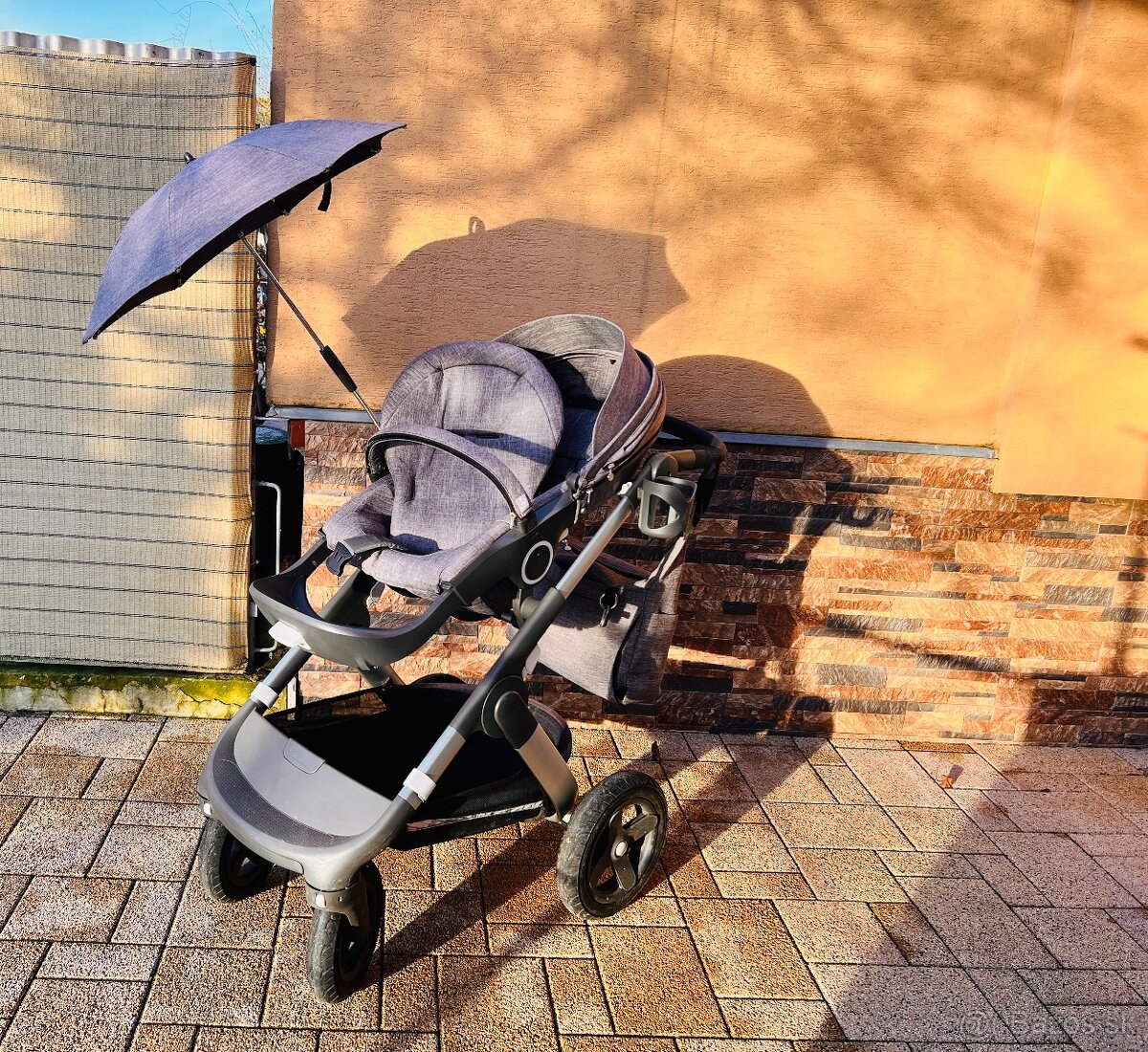 Kočík Stokke trailz terrain black melange