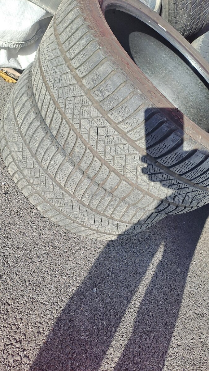 255/40 r20 pirelli scorpion winter 2ks