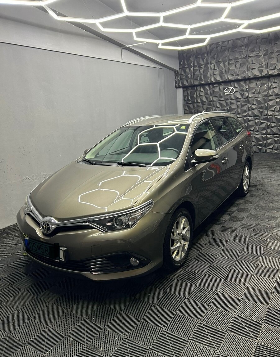 Toyota Auris Sporting Touring